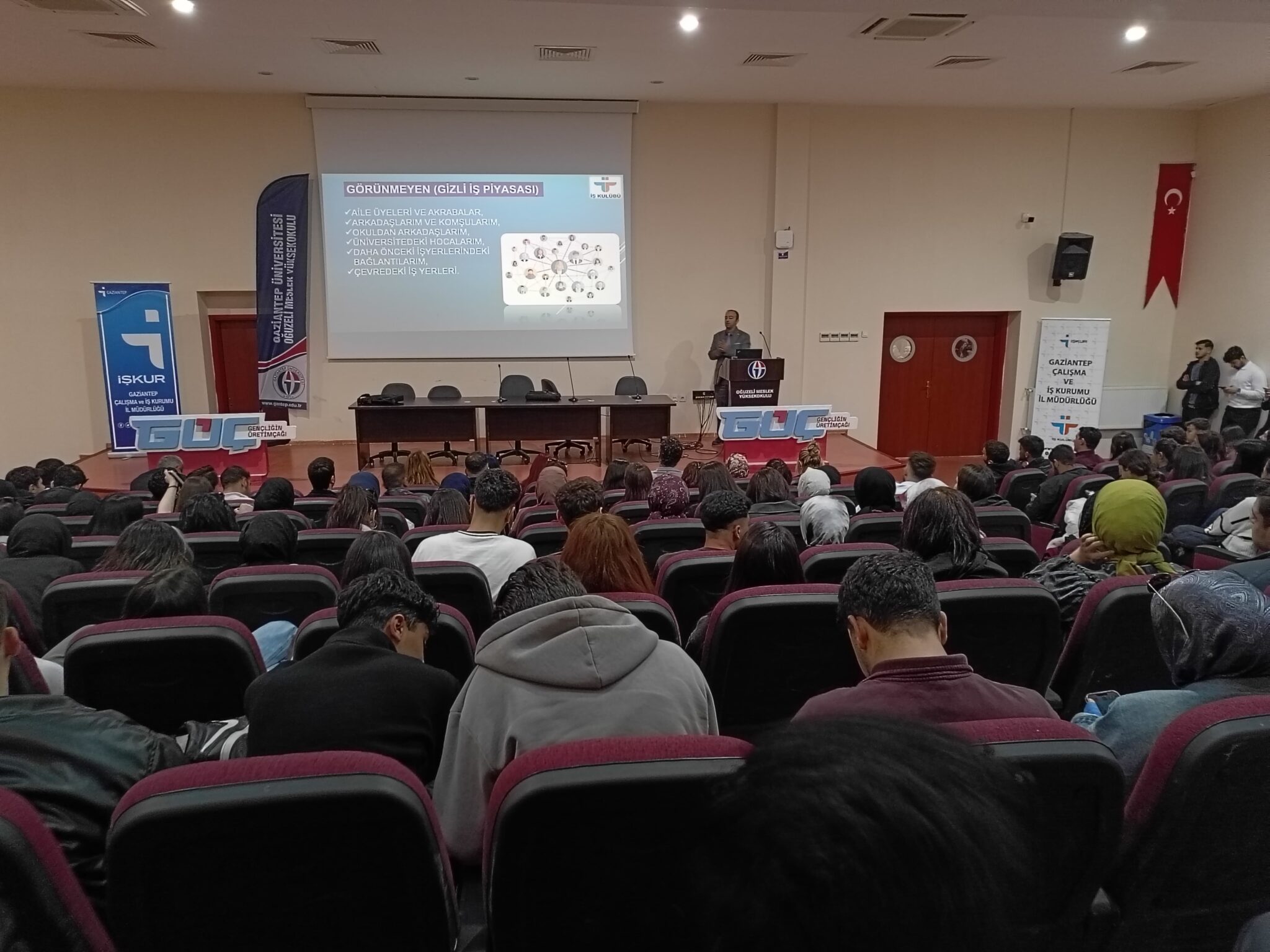 OĞUZELİ MYO’DA “İŞKUR GELECEĞİM MESLEKTE PROGRAMI” DÜZENLENDİ