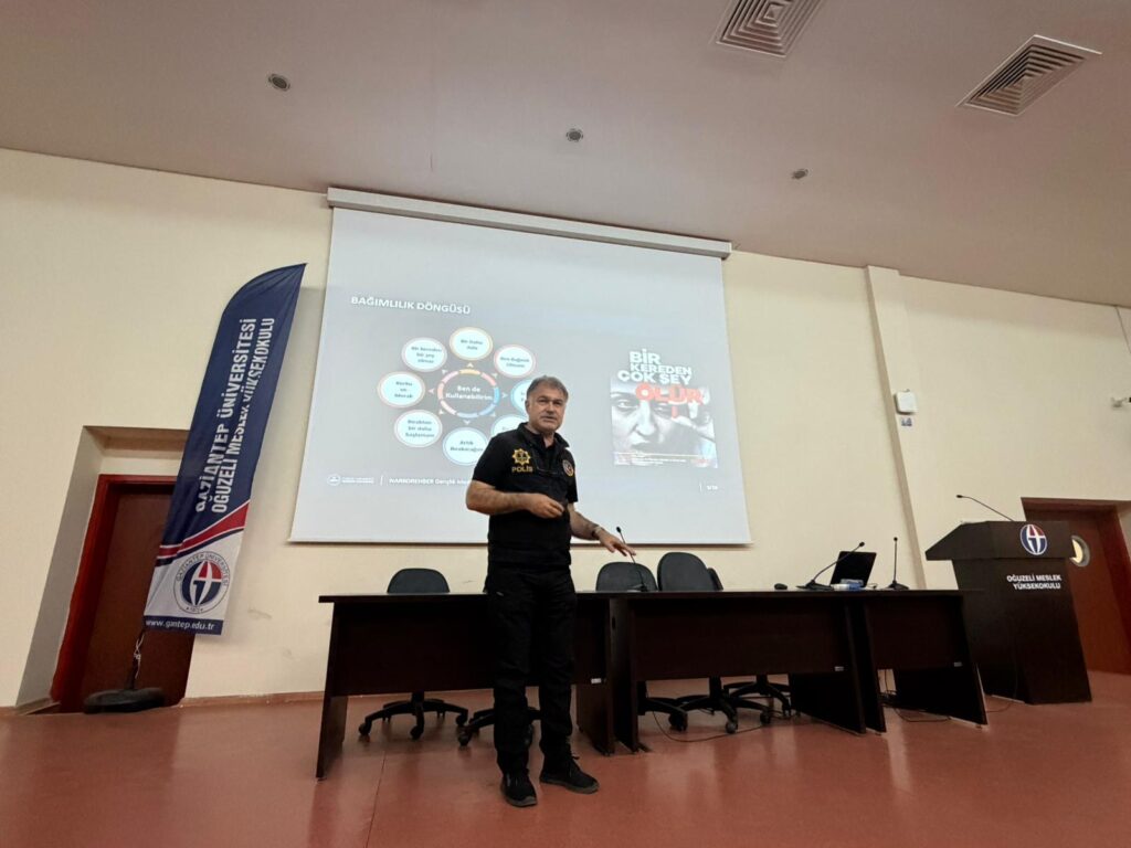 GAÜN OĞUZELİ MYO’DA “NARKOGENÇLİK” KONFERANSI DÜZENLENDİ