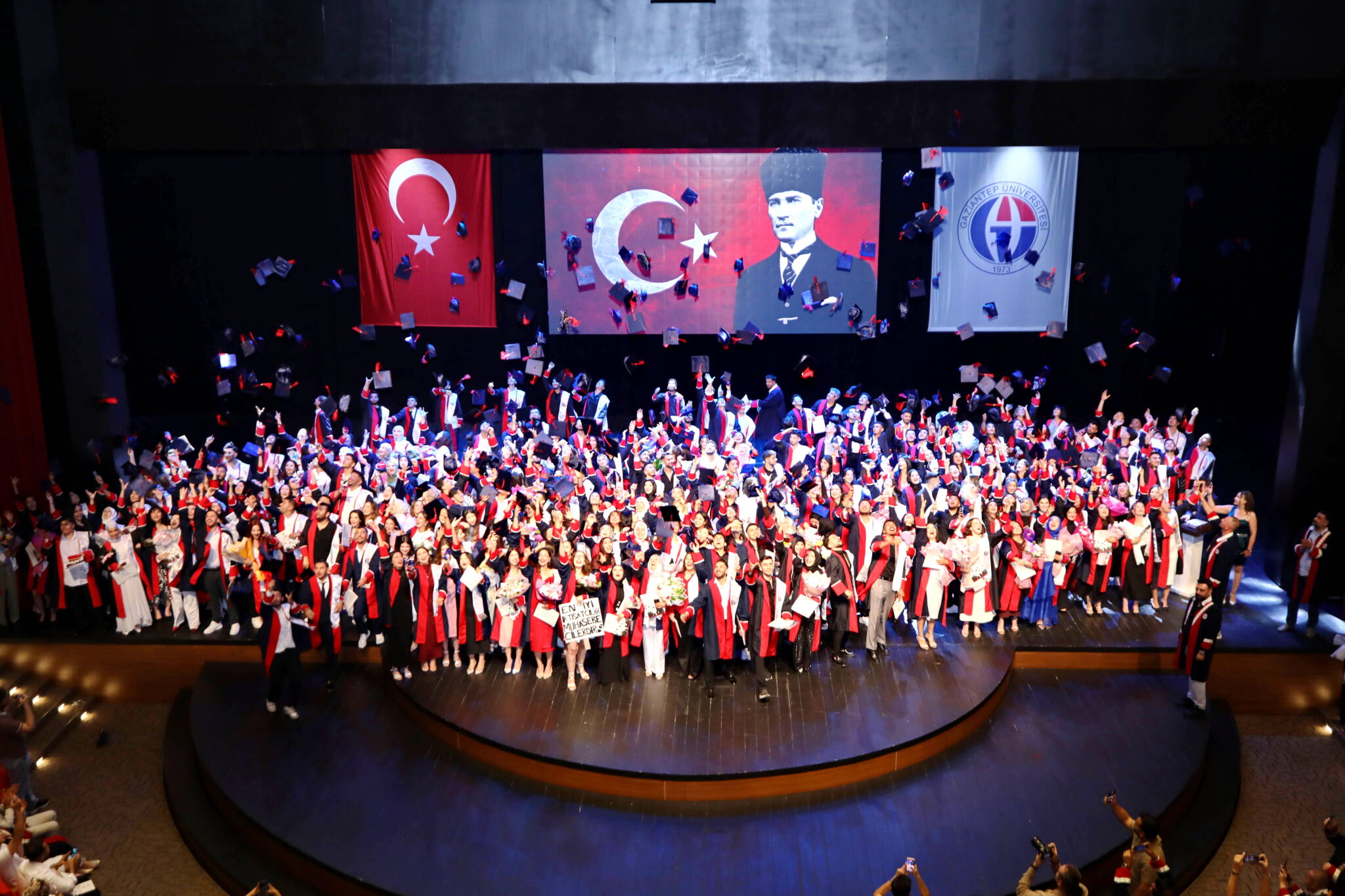 GAÜN OĞUZELİ MESLEK YÜKSEKOKULU’NDA MEZUNİYET COŞKUSU